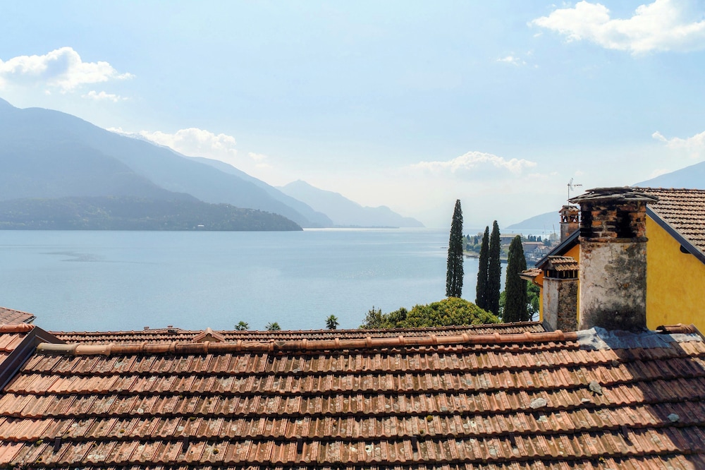 Riflessi Sul Lago