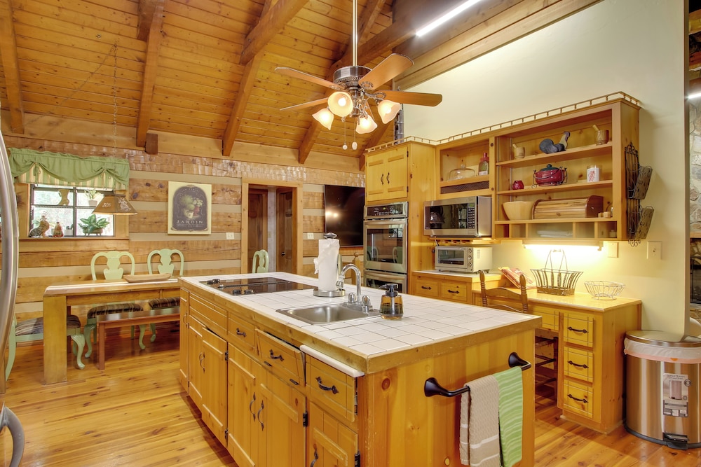 Golf + Hike: Nature Escape w/ Sauna in Hephzibah