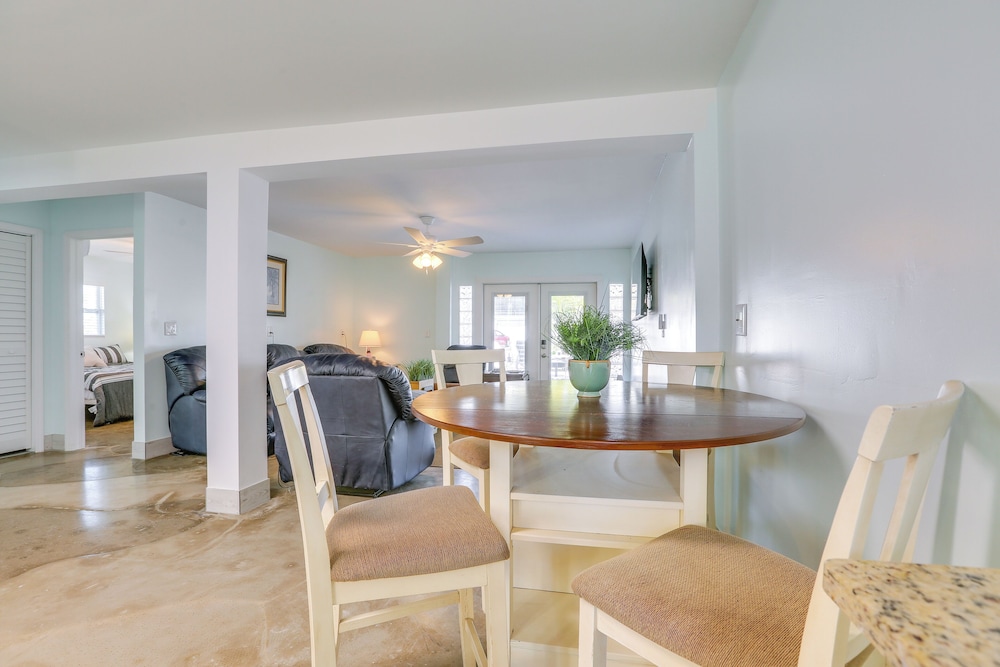 Walk to Beach: Fort Meyers Home w/ Patio!
