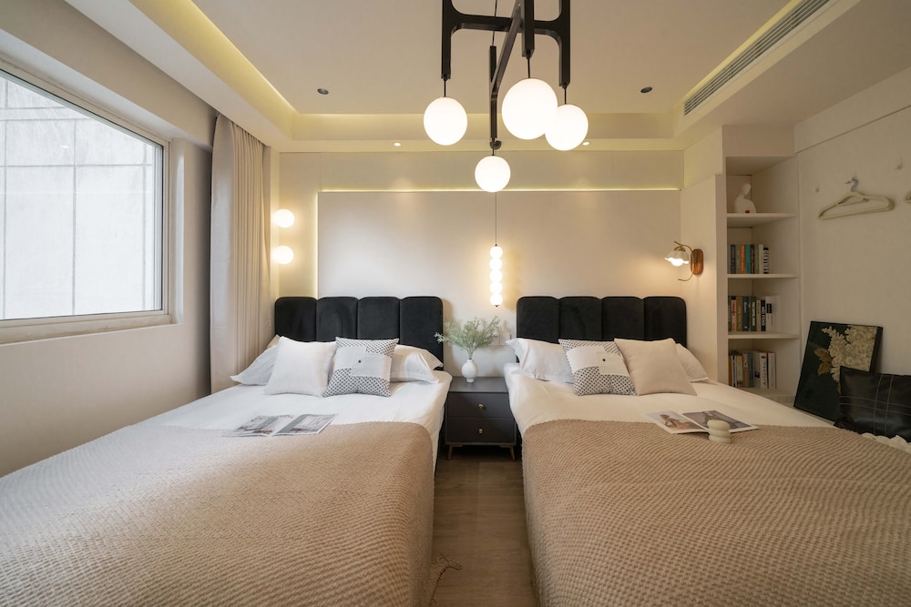 Book and Bed-People's Square