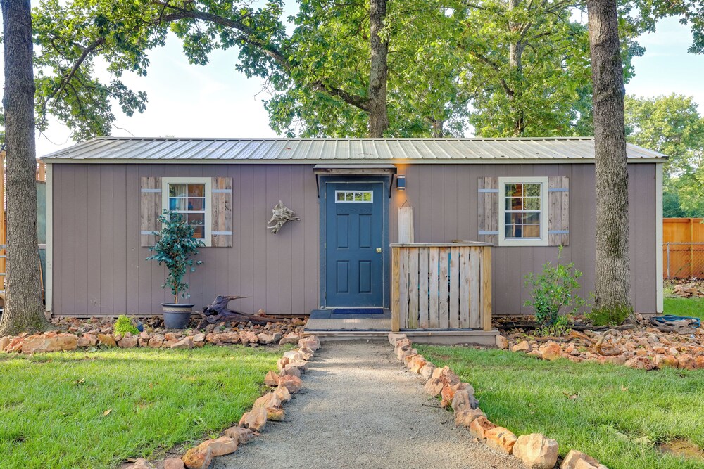 Walk to Grand Lake: Pet-friendly Grove Getaway!