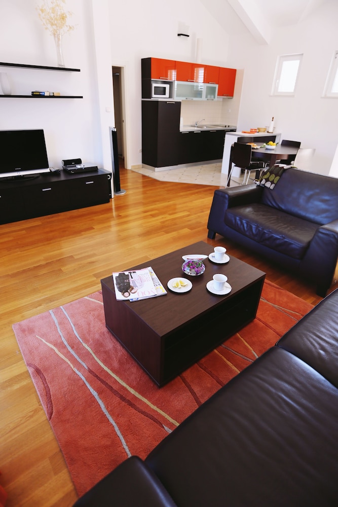 Pervanovo Apartments