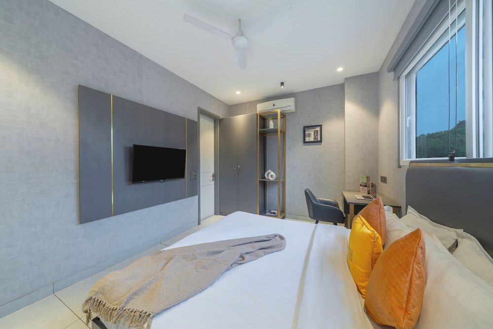 Lime Tree Hotel & Stays Greater Noida Nearby India Expo Centre & Mart