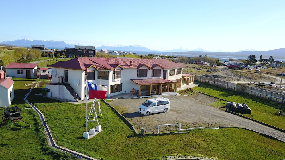Hotel Doble E Patagonia - Image 1