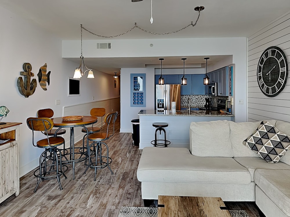 Majestic Sun #1008A by Southern Vacation Rentals