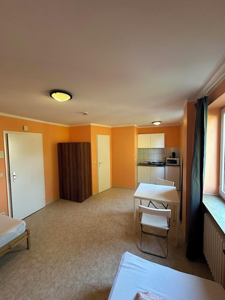 2-Rent Group Hostel Apartments HAN53