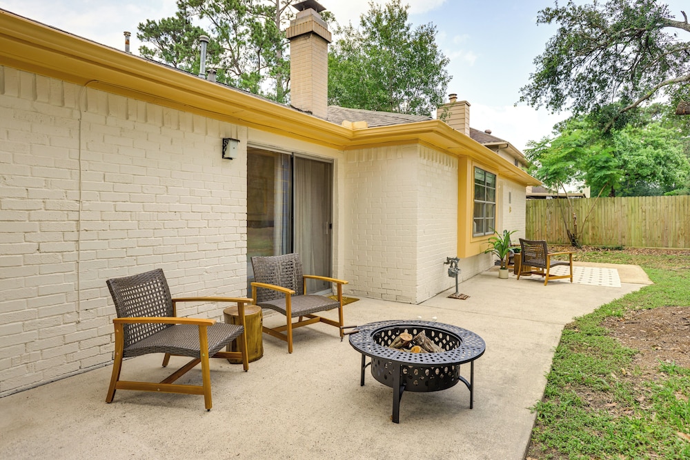 5 Mi to Lake Houston: Family Home in Humble