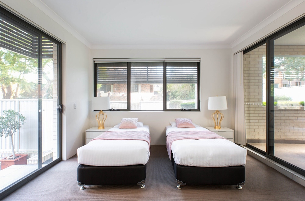 Spacious Two-bedroom Apartment Near Hospital