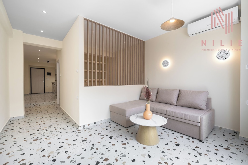 Phedra Studios Nilie Hospitality MGMT