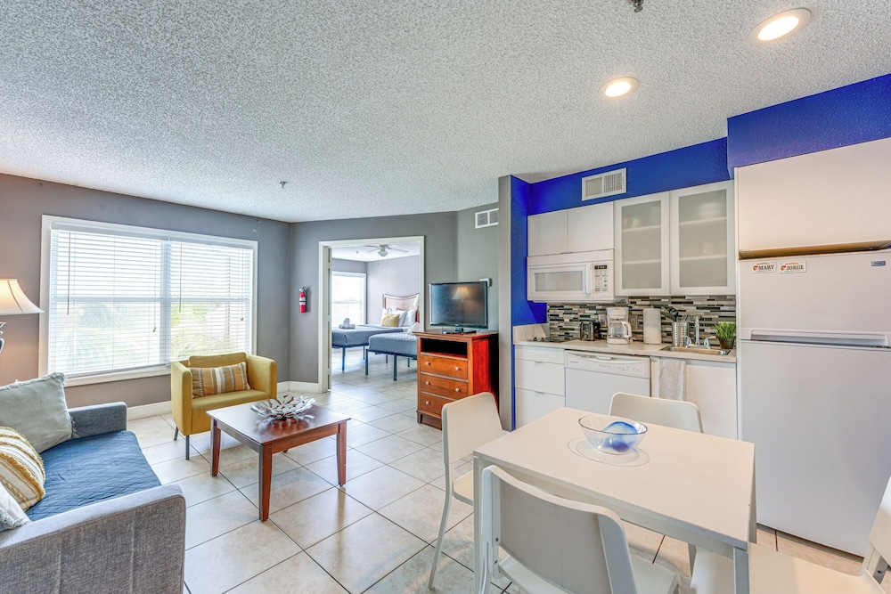 2 Mi to Disney: Resort Condo w/ Pool Access