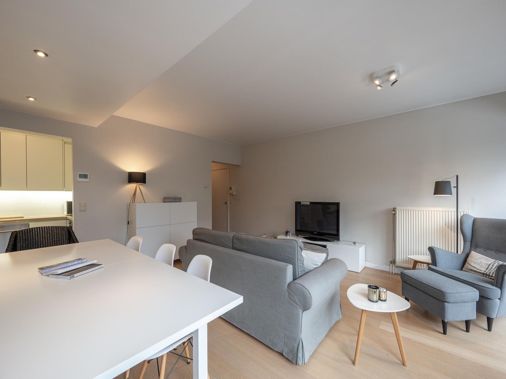Apartment in Knokke Near Duinbergen Beach
