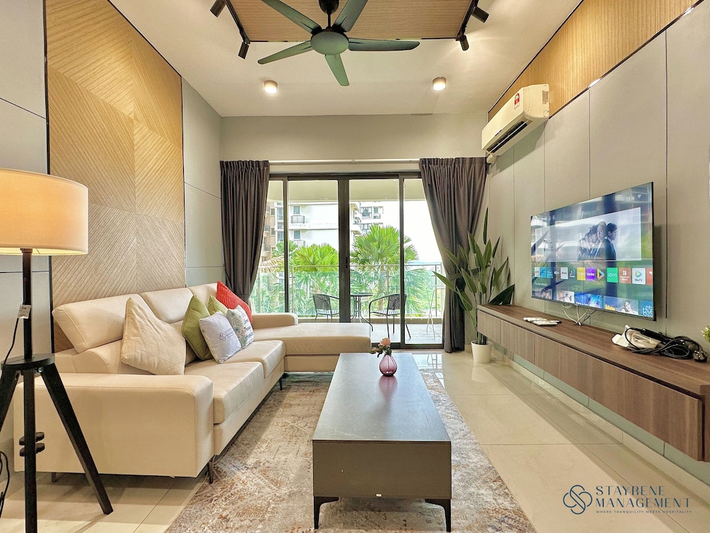 Country Garden Danga Bay Sea View Homestay by Stayrene