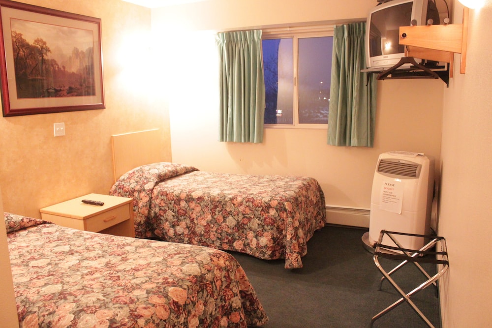Windbreak Hotel