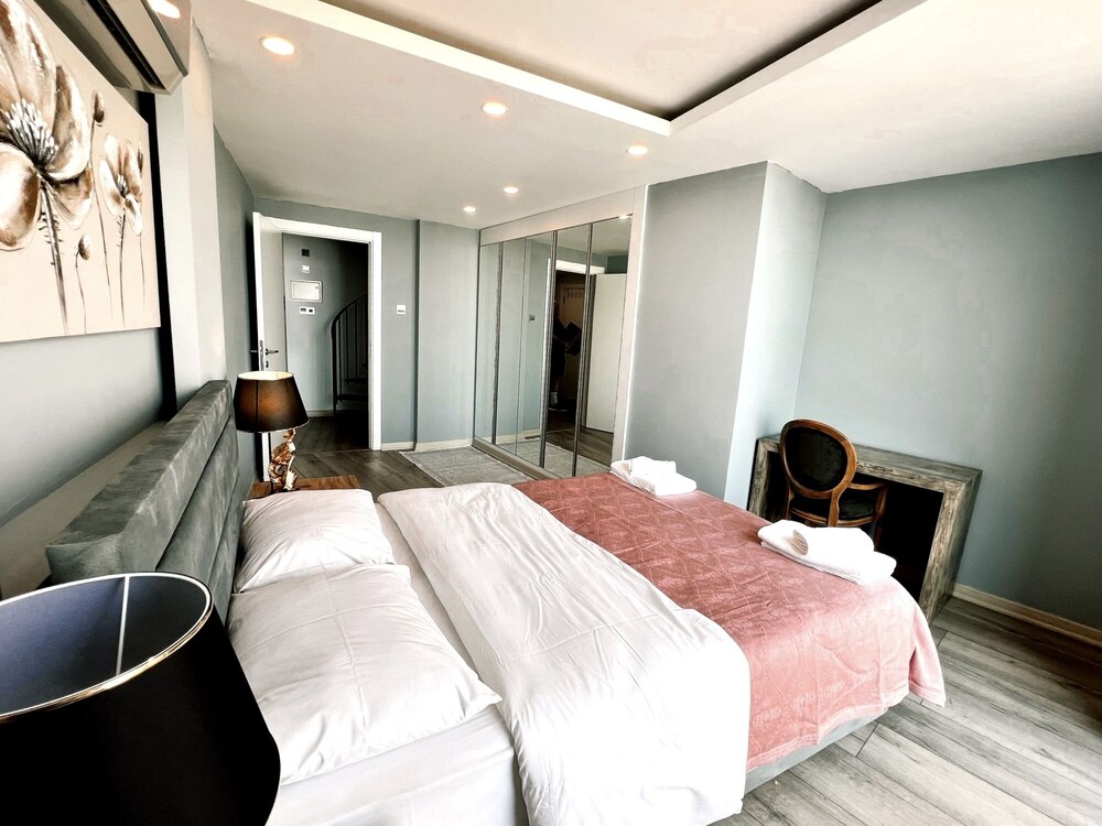 Gorgeous Residence in a Luxury Complex in Kyrenia