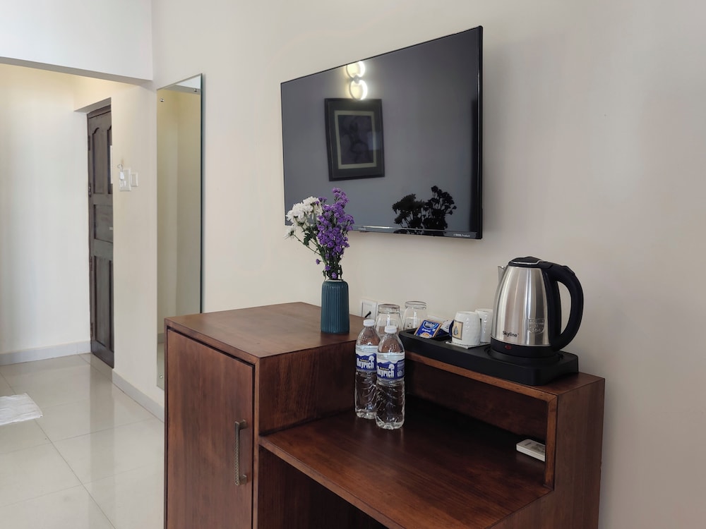 Q 23 Resort Candolim Beach