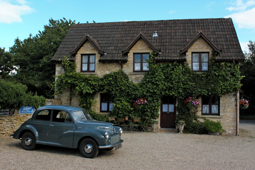 Fosse Farmhouse B&B and Holiday Cottages