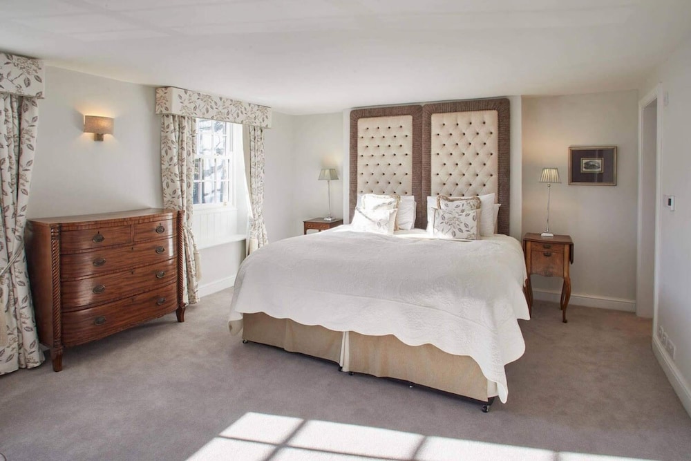 Host Stay Tithe Cottage
