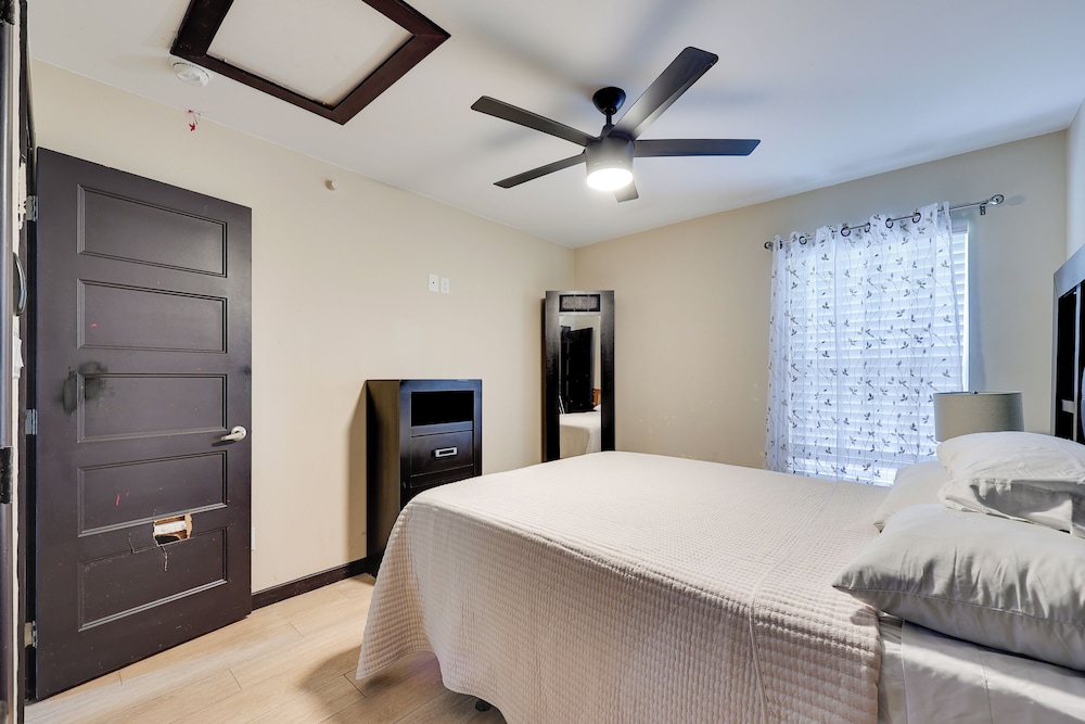 1 Mi to Dtwn Mcallen: Convenient Home Near Parks