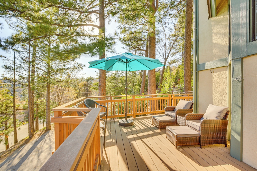 Partial Lake Arrowhead View: Cabin w/ Game Room!