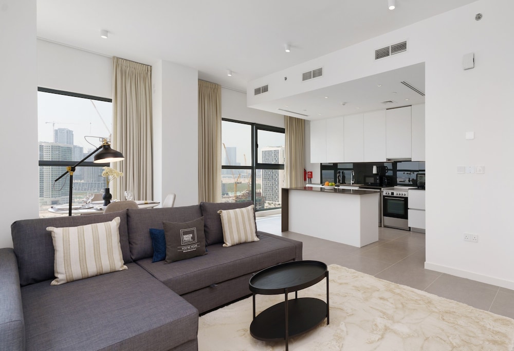 Modern Panoramic Sea View Apt on Al Reem Island