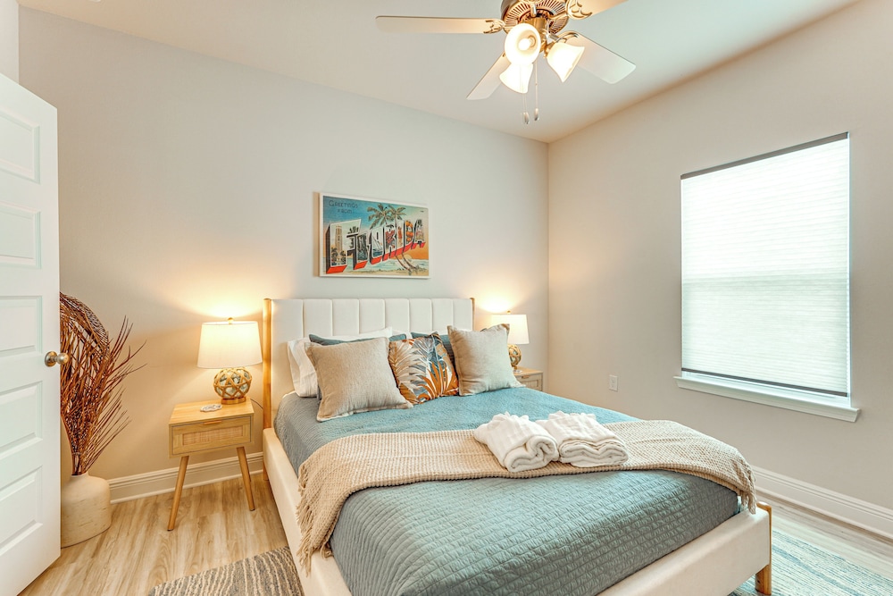 Walk to the Beach: Stylish Home in Port St Joe!