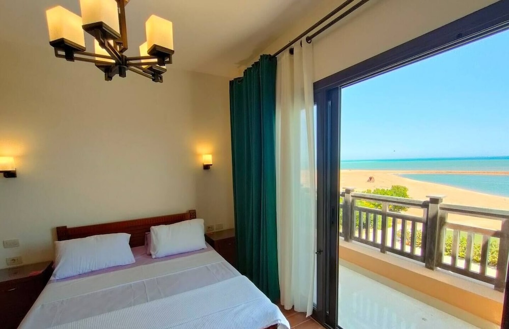 luxury half villa sea view team view 5