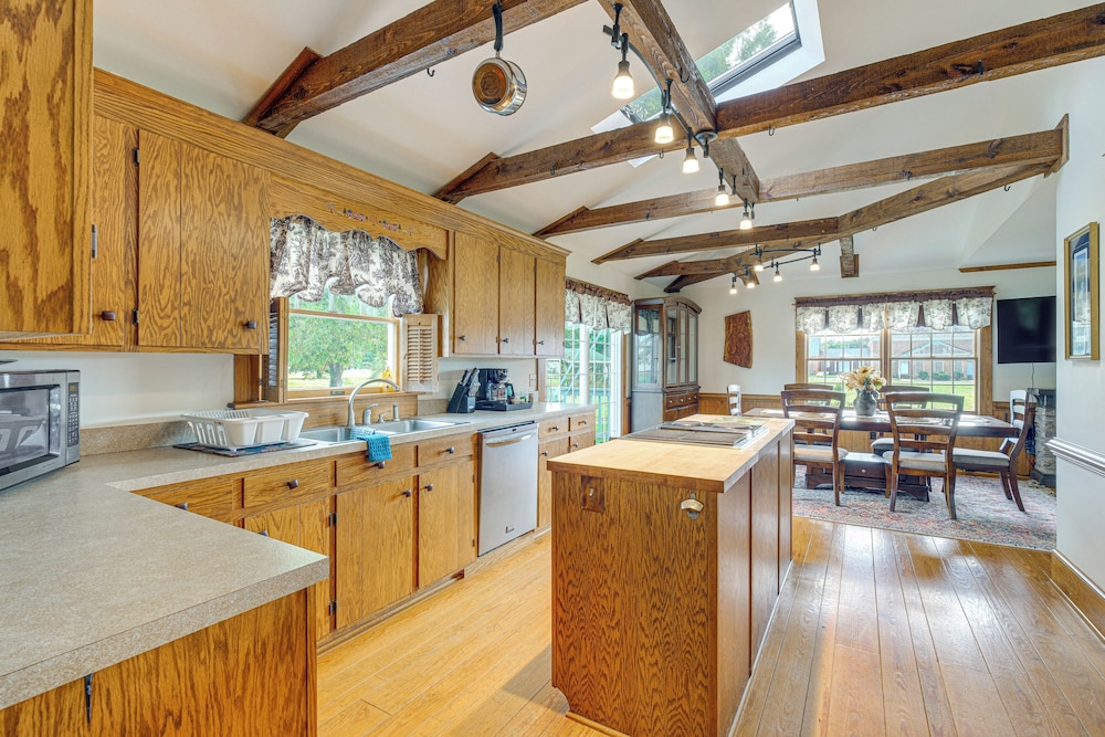 Walk to Dtwn Warsaw: Family Home w/ Deck!