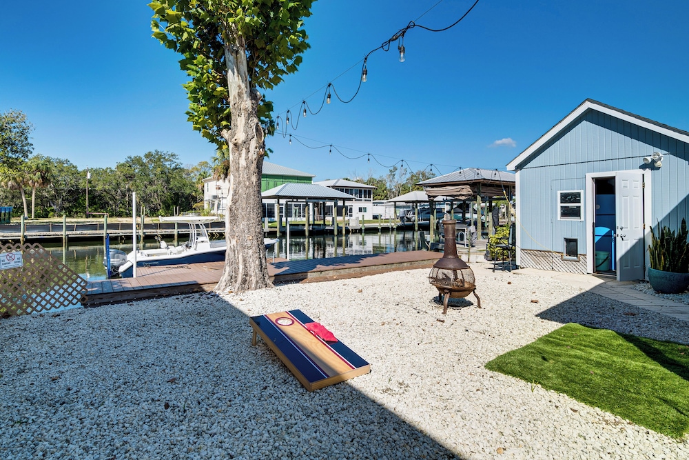 5 Mi to Manatees! Waterfront Crystal River Home