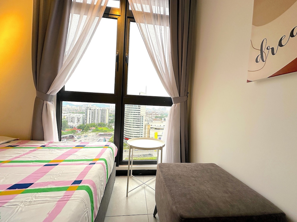 Neu Suites By Serenity Vacation Homes