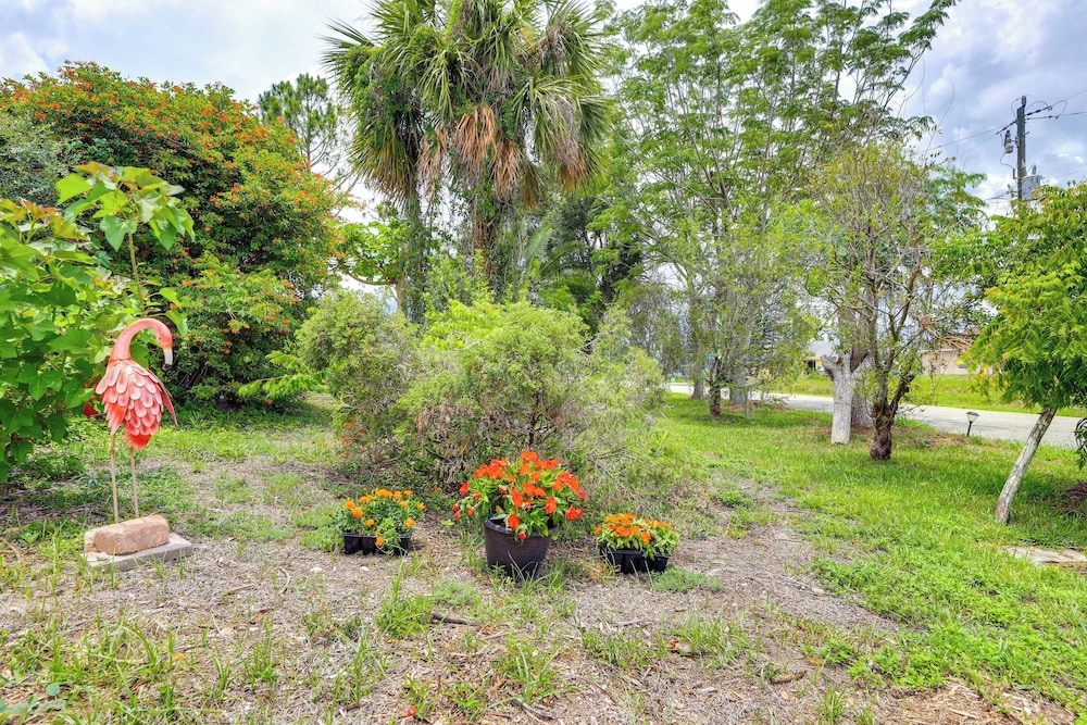 North Port Garden Home: Florida Room, Lanai!