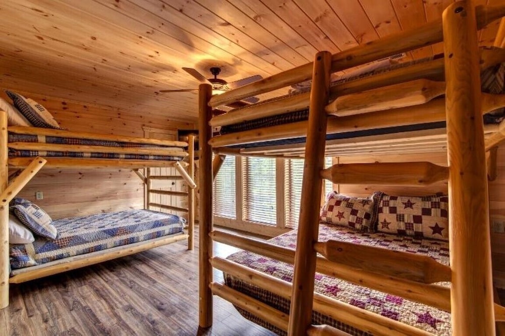 Rocky Top Lodge - 9 Bedrooms, 8 Baths, Sleeps 40 Home by Redawning