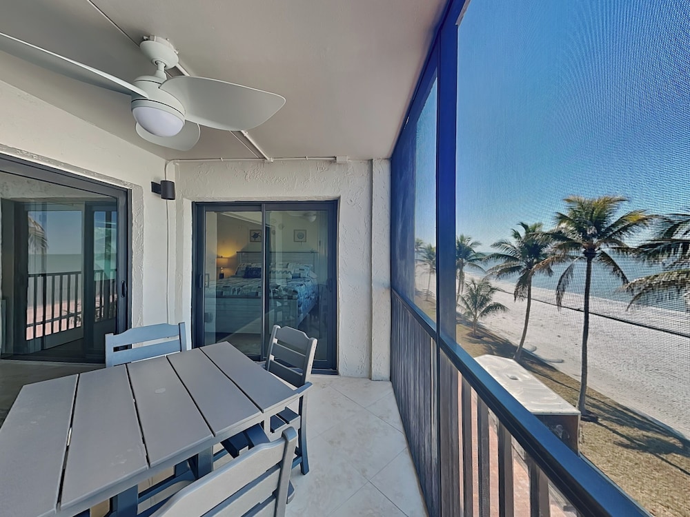 Seaside 3 by Distinctive Beach Rentals