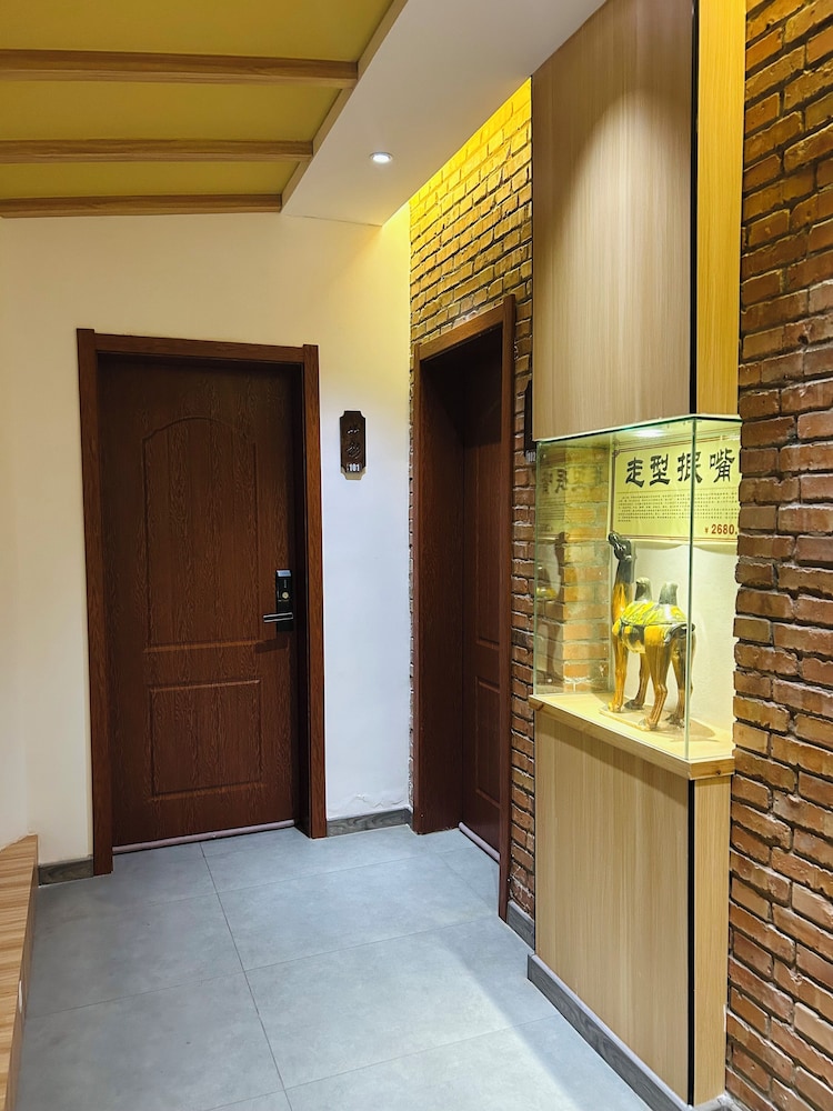 Qichi Waterfront B&B Hotel