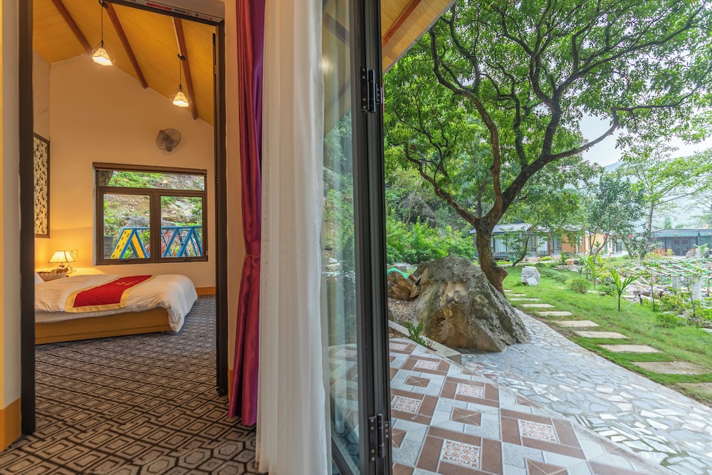 Hoang Minh Mountainside Villa