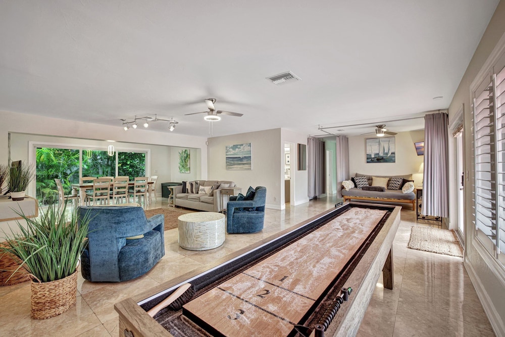 Beach Duplex 3br Manor with Heated Pool