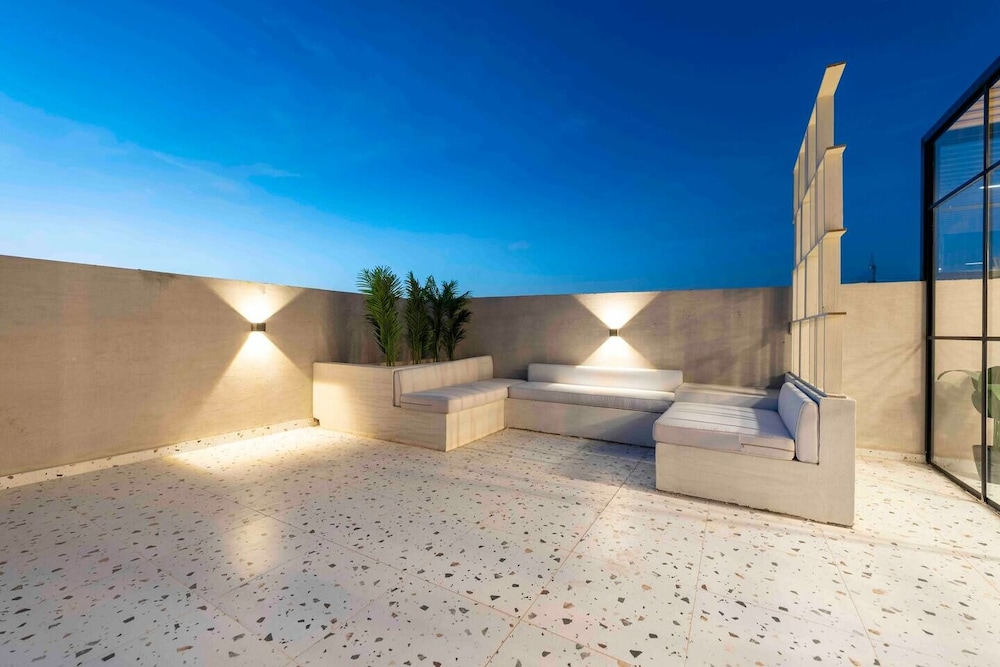 Cozy and Calm Flat in Alwadi Xlll