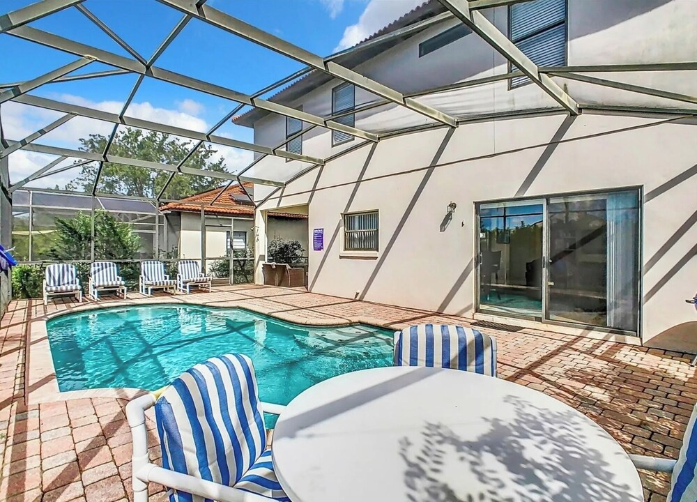 Coco Villa Stay for 10 w/ Resort-style Amenities