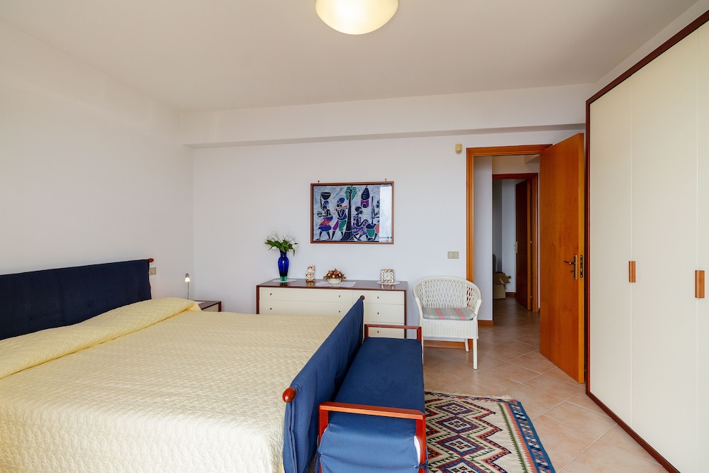 Fontana Vecchia Seaview Apartment  view 5