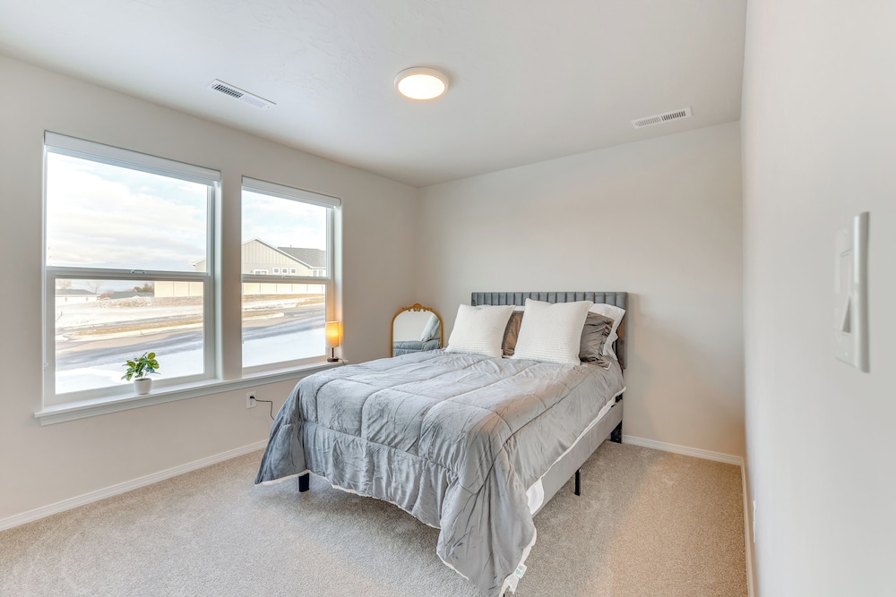 7 Mi to Lake Lowell Park: Nampa Home w/ Backyard