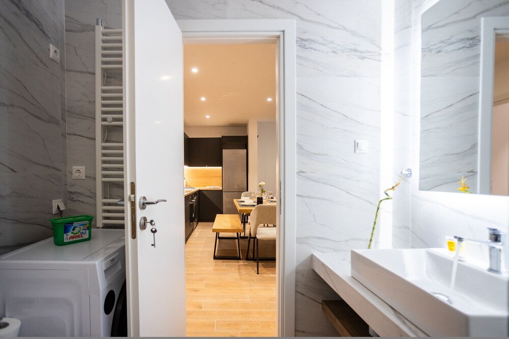 Exclusive 3-bedroom Haven in Kolonaki Center