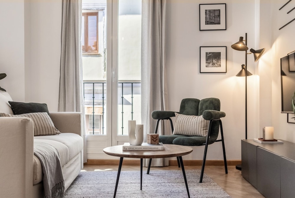 Bowie - 1 Bedroom Pool in Chueca