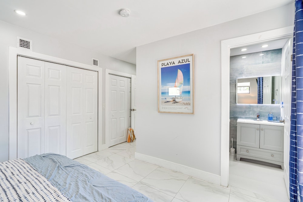 1 Mi to Beach: Modern Cape Coral Home w/ Pool