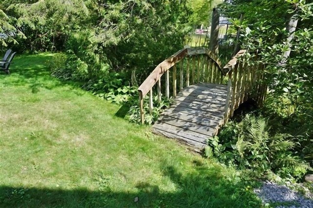 455 Faraday Lake 3 Bedroom Cottage