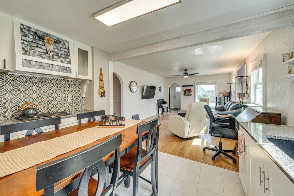 2 Mi to Dtwn: Family Home in Cheyenne!