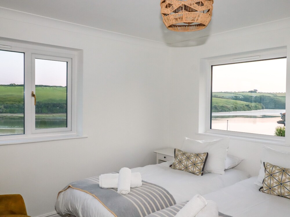 Newquay Tamarisk Lodge on the Gannel