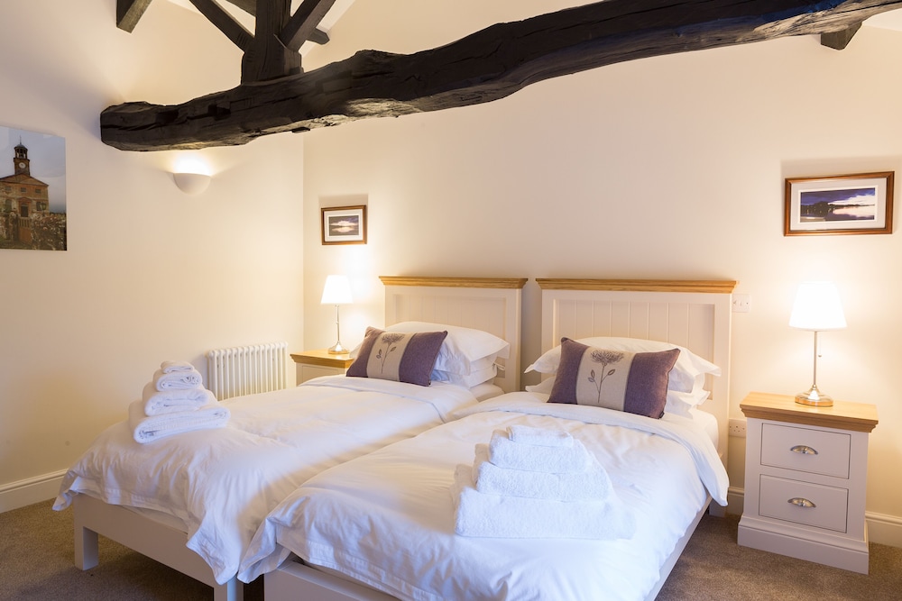 Luxurious Apartment in a Grade II 'listed Estate' view 5