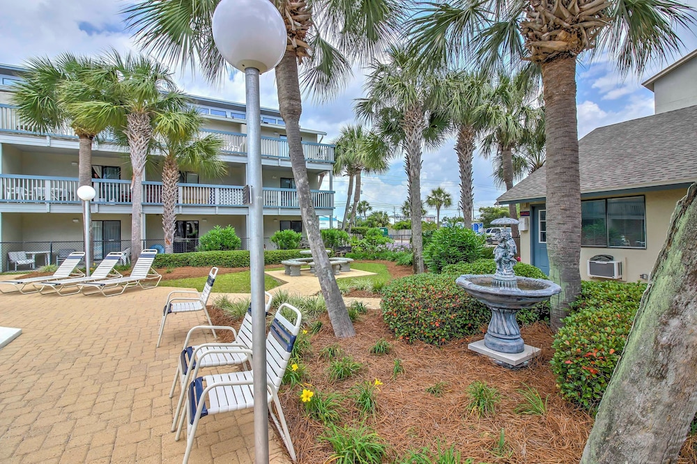 Steps to the Beach: PCB Condo w/ Balcony!