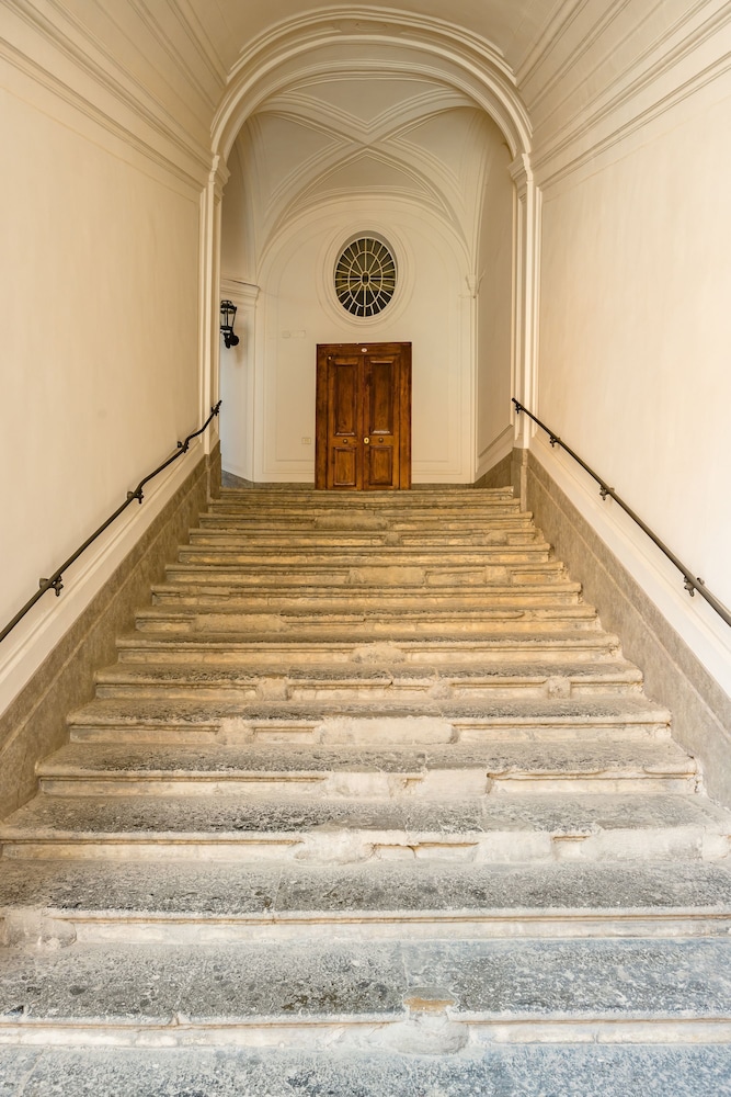 Palazzo Maddaloni Sweet Home By Napoliapartments