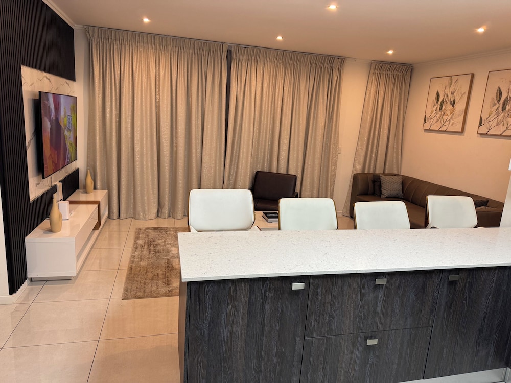 2BR-2BA - Rivonia Residence 1
