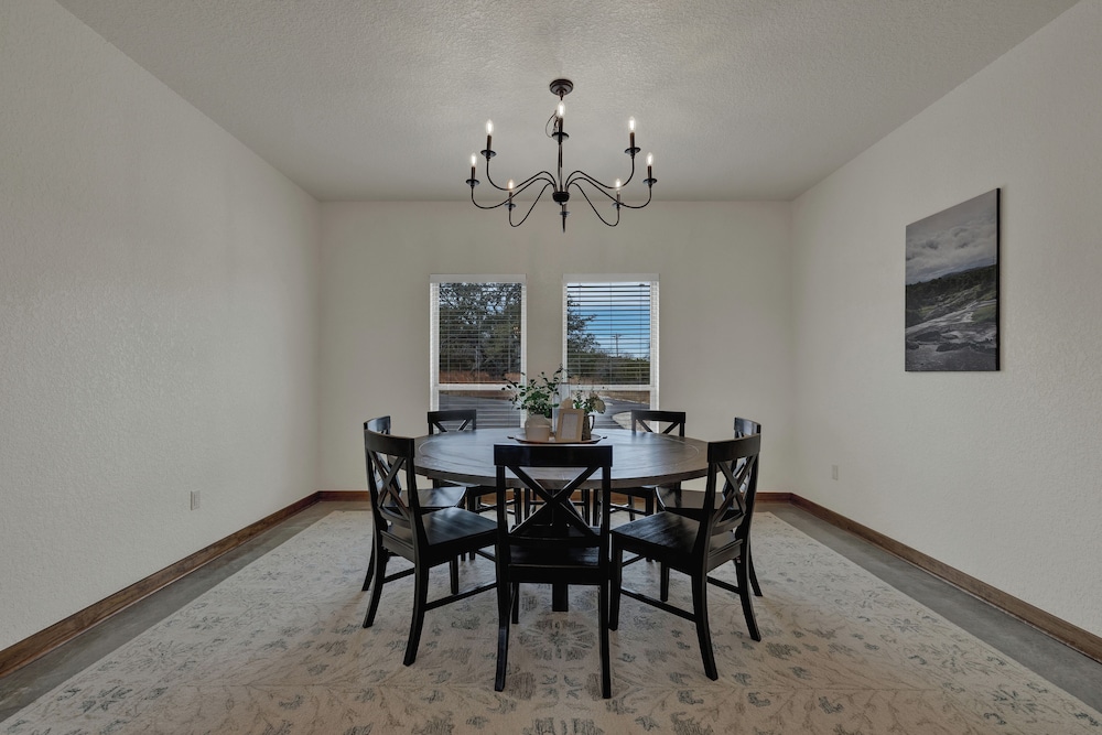 Luxury in the Hill Country, 10-mins to Downtown!